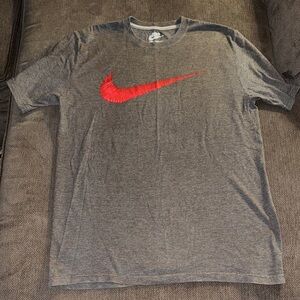 Nike Men's Athletic Gray Tee with Red Swoosh Size Large